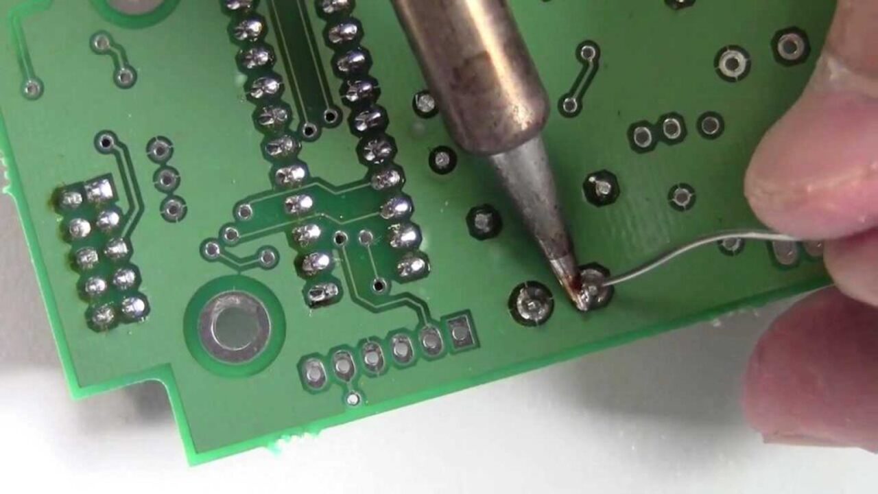 Comparing Through-Hole & Surface Mount Soldering